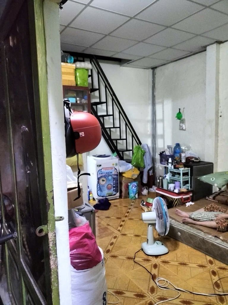 Bán nhà 2 tầng, 18.7 m2 CN, Điện Biên Phủ, 2 tỷ